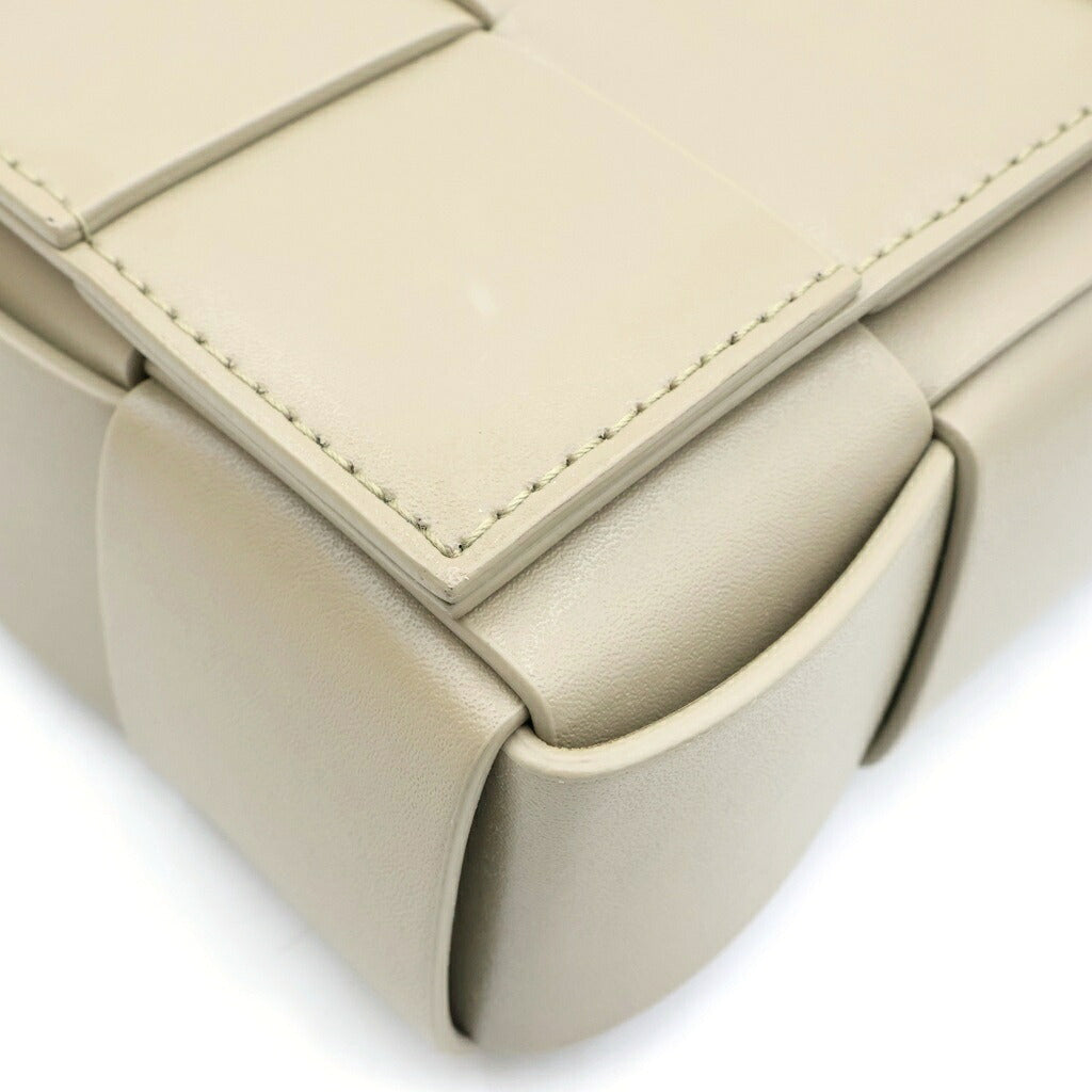 BOTTEGA VENETA(ボッテガヴェネタ) カセット ショルダーバッグ グレージュ ベージュ レザー 578004VMAY1