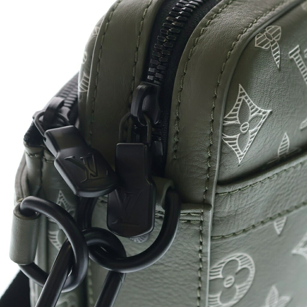 LOUIS VUITTON(ルイヴィトン) モノグラム シャドウ トリオメッセンジャーバッグ ショルダーバッグ レザー カーキ M12490 ICタイプ