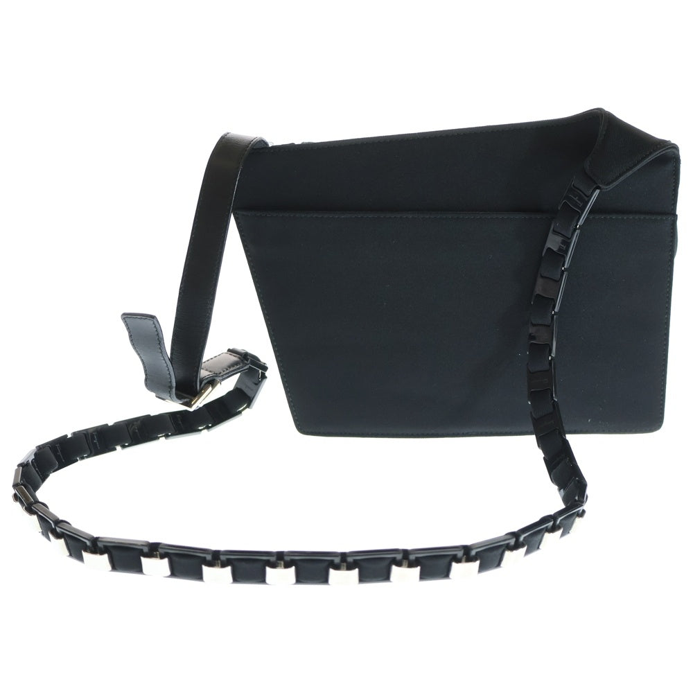 Salvatore Ferragamo(サルヴァトーレ フェラガモ) ショルダーバッグ ミニバッグ ブラック シルバー金具