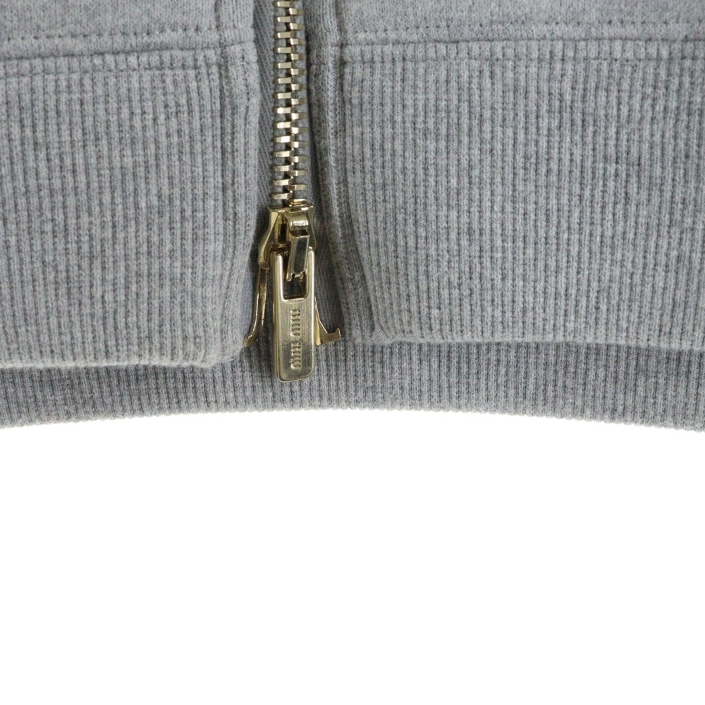 miumiu 23AWロゴ刺しゅうコットンフーディーMJL967 miumiu(ミュウミュウ) 23AW ワッペンロゴ ジップアップ コットン