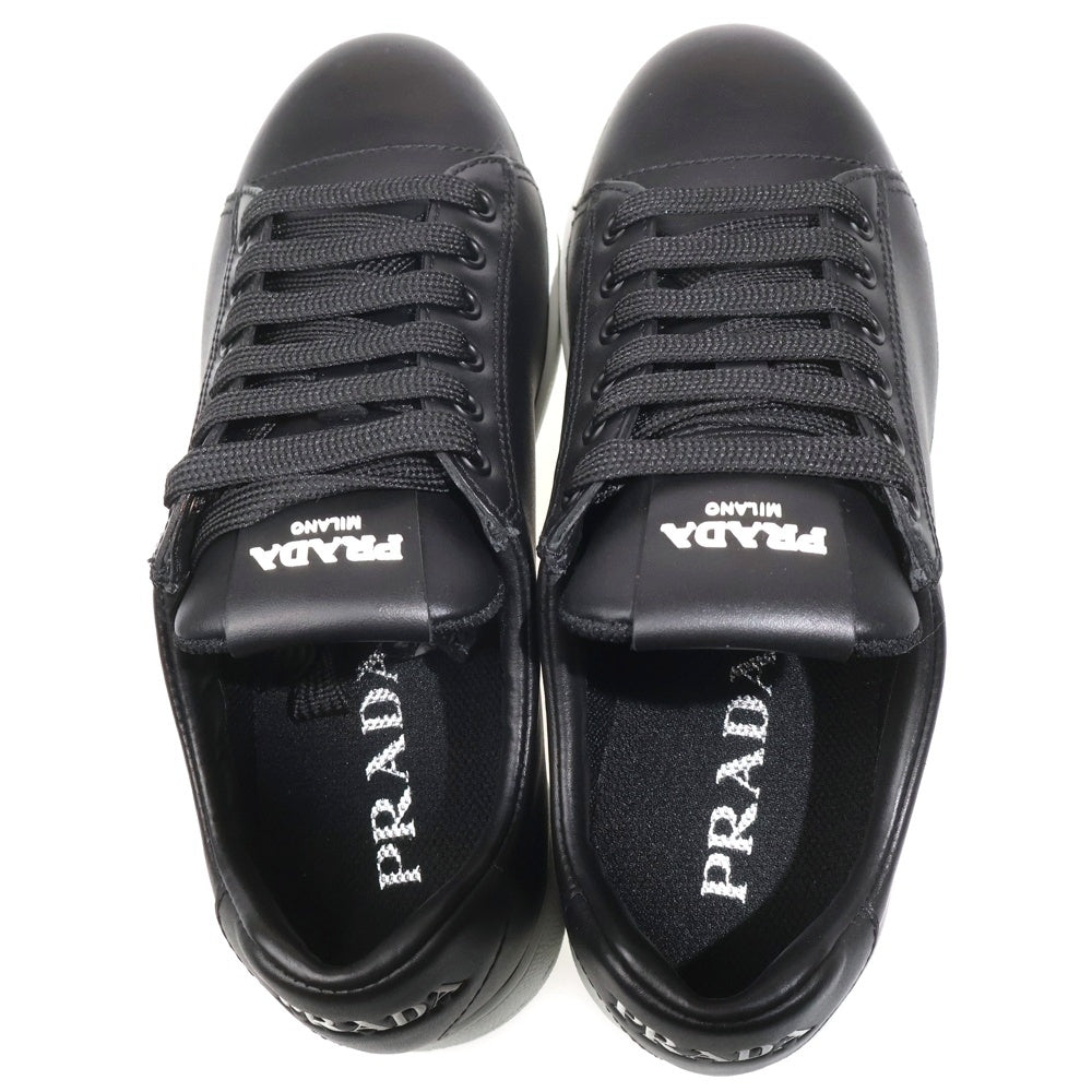 PRADA(プラダ) カーフレザー ローカット ロゴ スニーカー ブラック