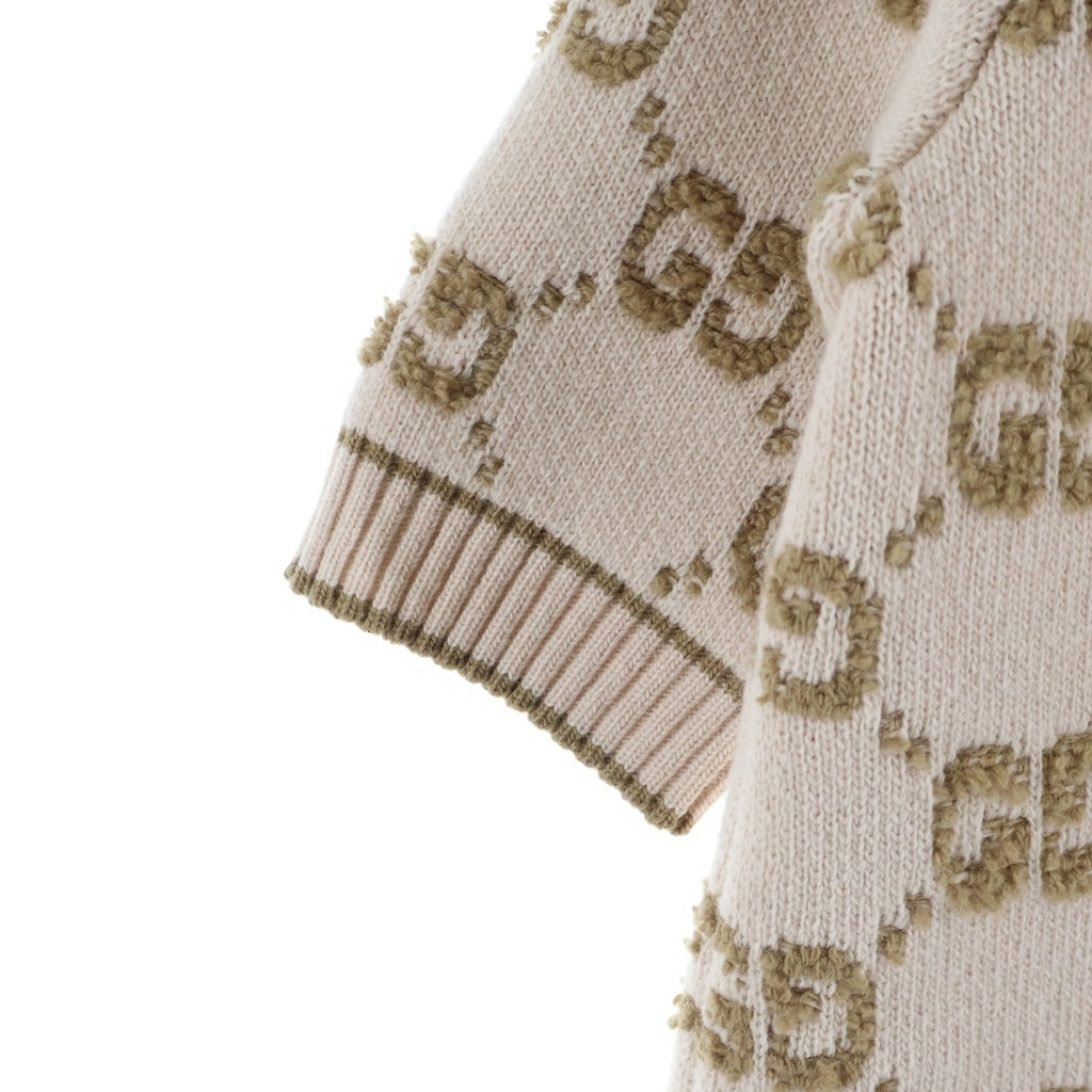 GUCCI(グッチ) GG wool boucl jacquard dress ジャカードドレス 半袖ウールニットワンピース GGロゴ 総柄 金ボタン ピンクベージュ 718630 XKCNA レディース