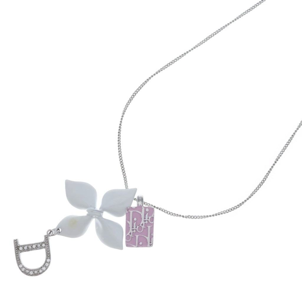 Christian Dior(クリスチャンディオール) ホワイトフラワーモチーフ・Dロゴチャーム ネックレス ペンダント チェーン ホワイト×シルバー×ピンク レディース