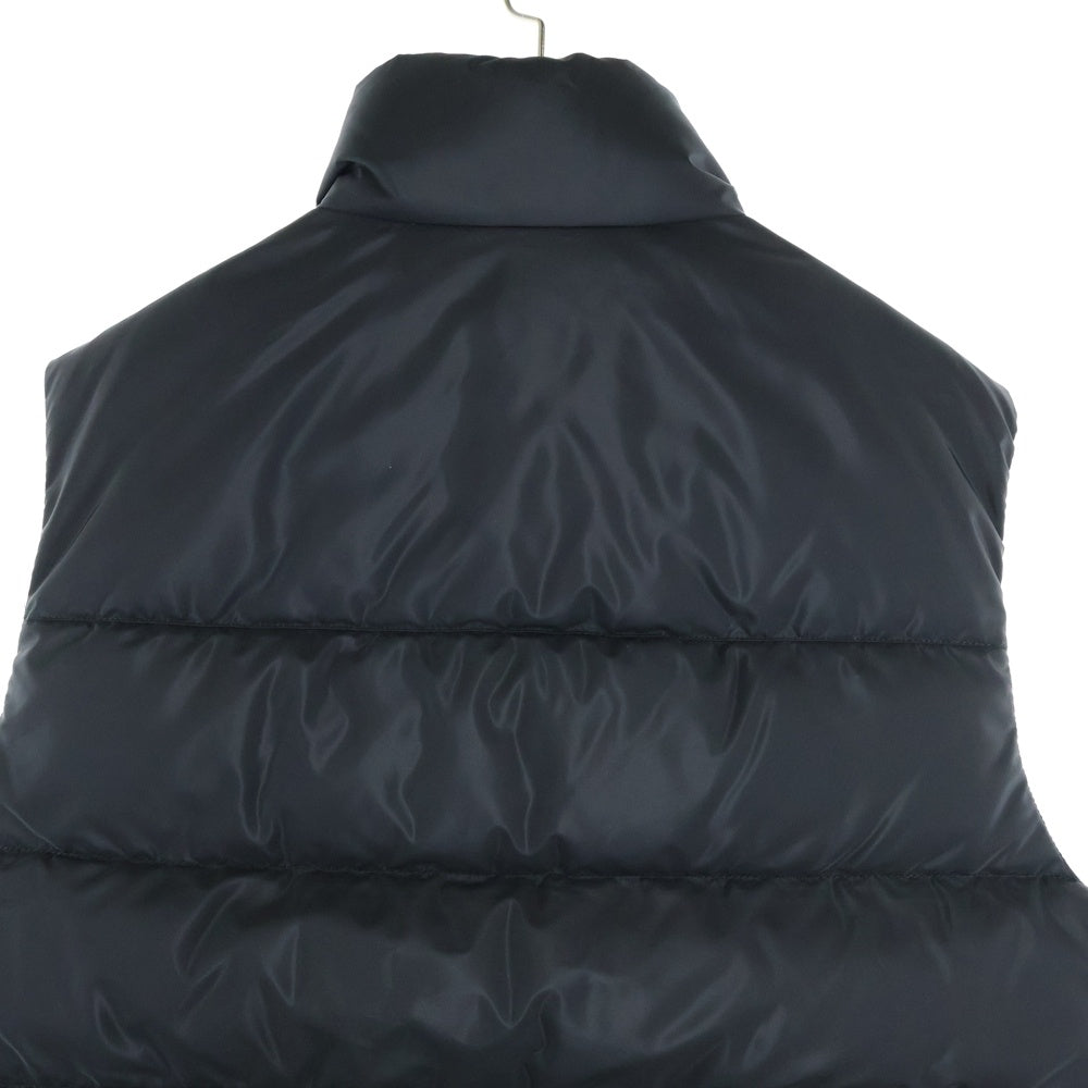 PRADA(プラダ) トライアングルロゴプレート ナイロンダウンベスト ブラック SGJ191 R132