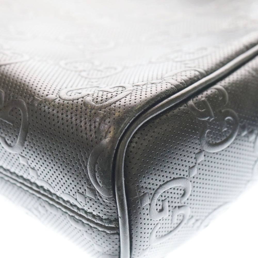 GUCCI(グッチ) GGエンボス メッセンジャーバッグ ショルダーバッグ ブラック カーフスキン 658565 シルバー金具