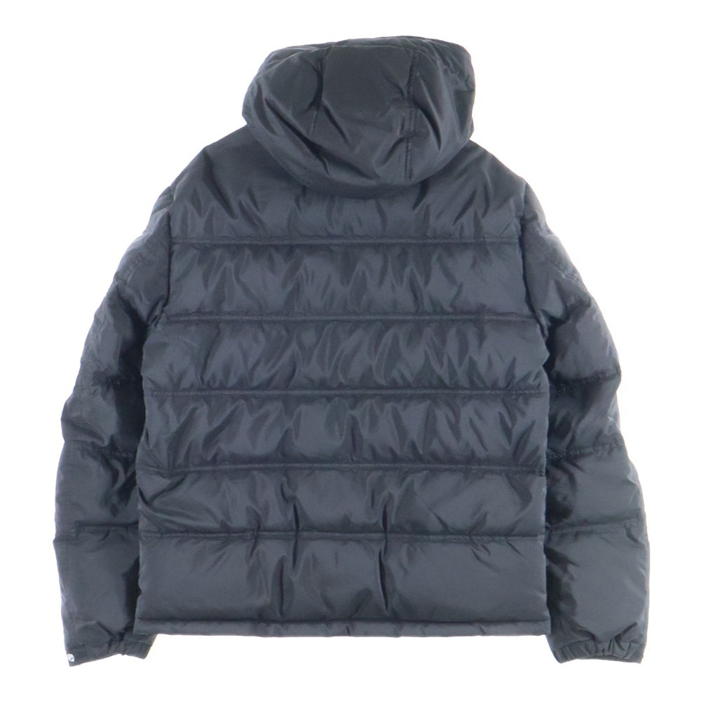 PRADA(プラダ) 25AW トライアングルロゴプレート ナイロン フーデッド ジップアップ ダウンジャケット ブラック SGH070