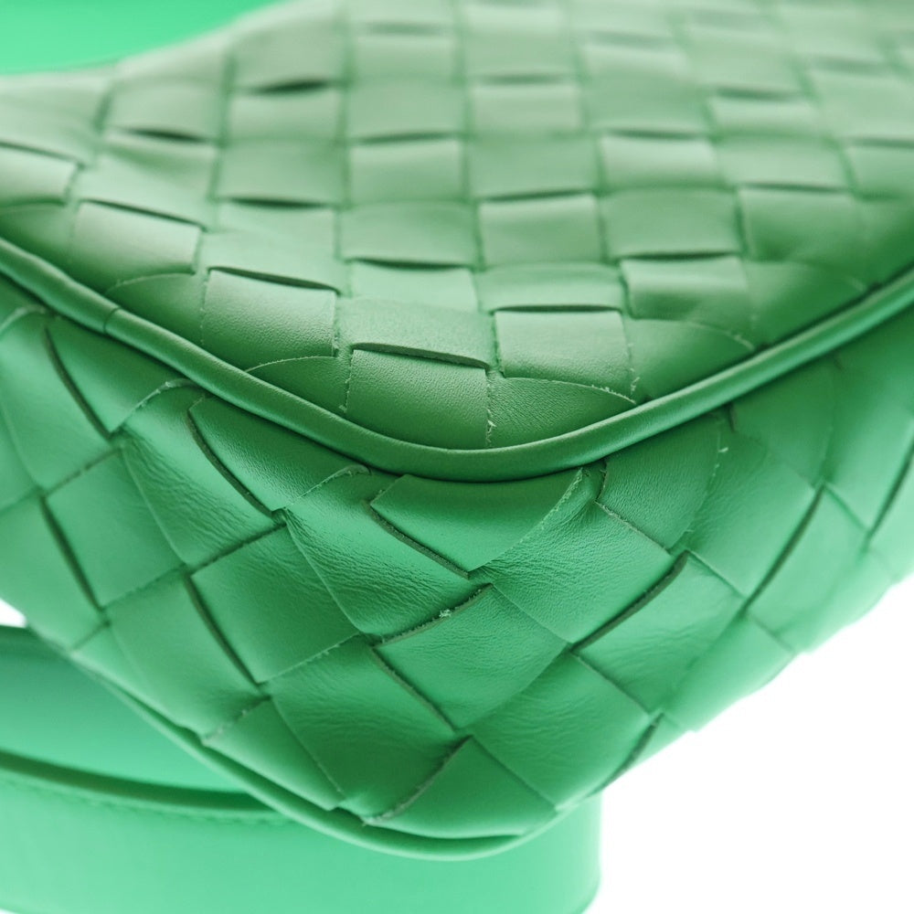 【ボッテガヴェネタ】ショルダーバッグ イントレチャート グリーン　レザー　本革 BOTTEGA VENETA(ボッテガヴェネタ) イントレチャート フォンポーチ