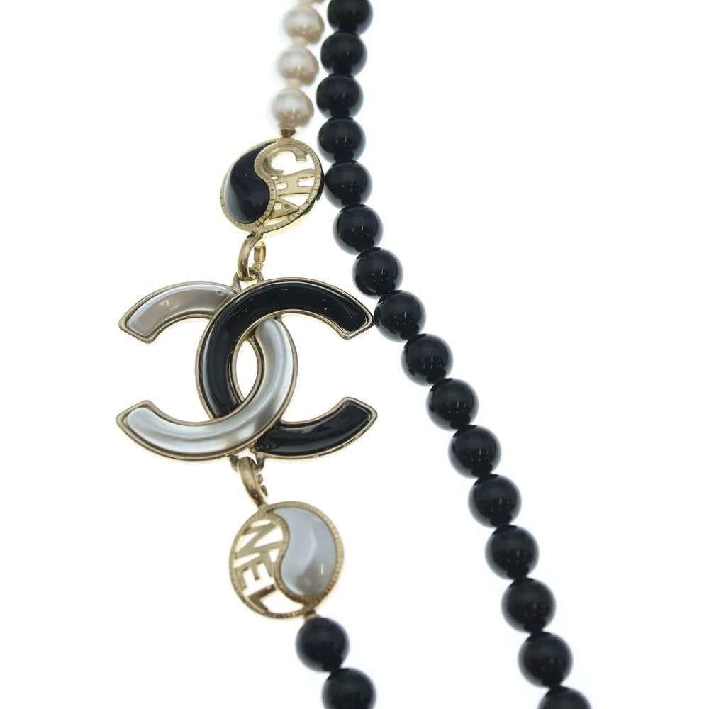 CHANEL(シャネル) パール ココマーク ロングネックレス ペンダント ブラック×ホワイト×ゴールド レディース