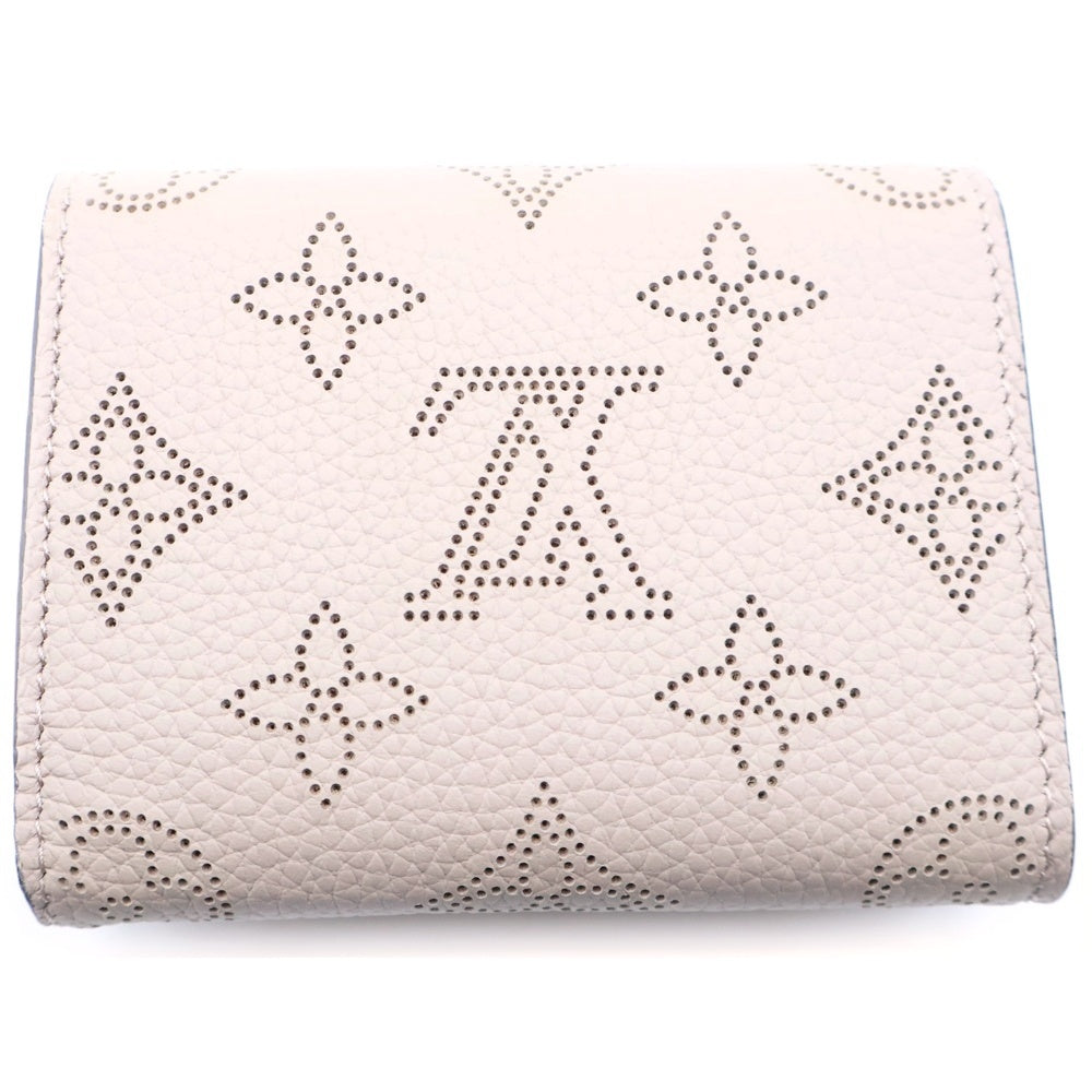 LOUIS VUITTON(ルイヴィトン) モノグラムマヒナ ポルトフォイユ・イリス コンパクトウォレット 三つ折り財布 ベージュ レザー XS M82437 シルバー金具