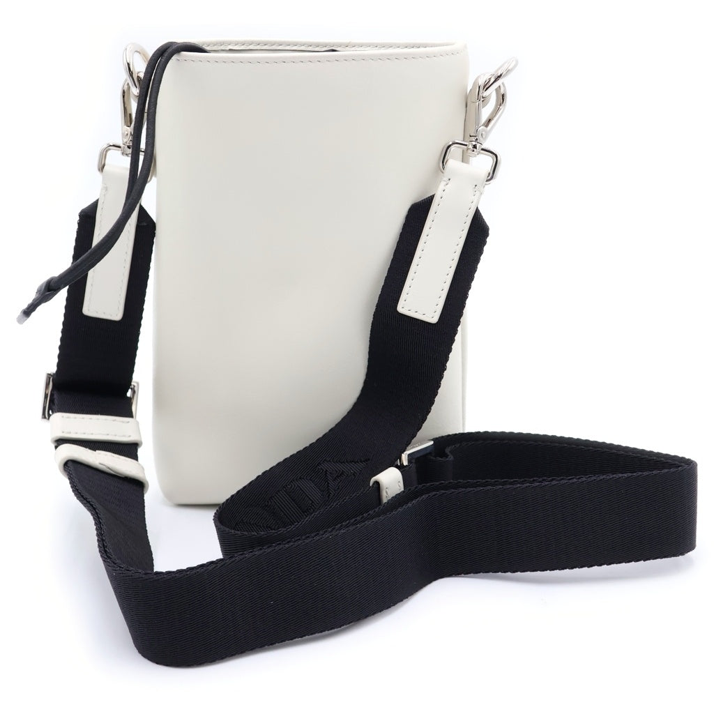 PRADA(プラダ) トライアングルロゴプレート レザー フォンケース ショルダーバッグ シルバー金具 ホワイト 2ZH155 レディース