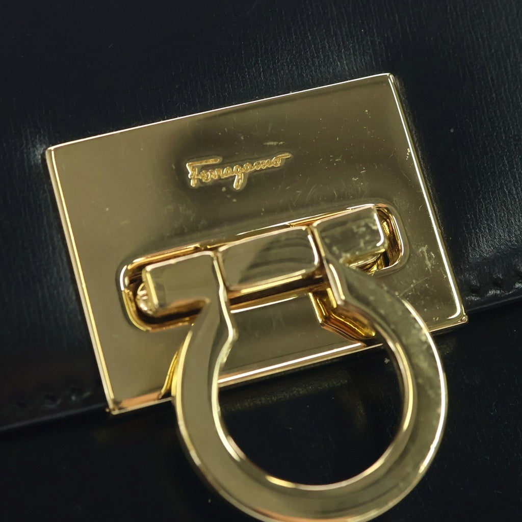 FERRAGAMO(フェラガモ) チェーンショルダーバック ブラック レザー ゴールド金具 レディース