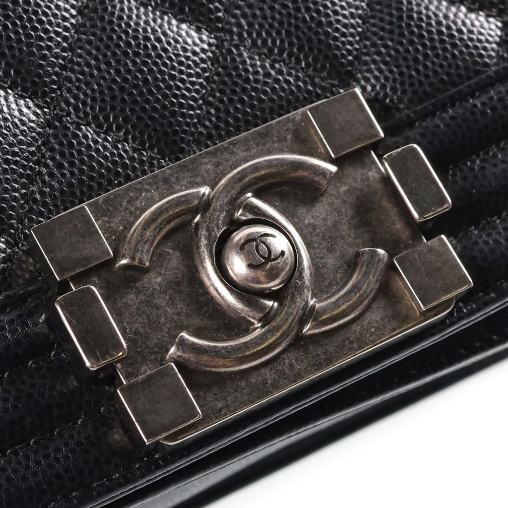 CHANEL(シャネル) ボーイシャネル20 スモール ショルダーバッグ チェーンバッグ ブラック キャビアスキン A67085 シルバー金具 レディース