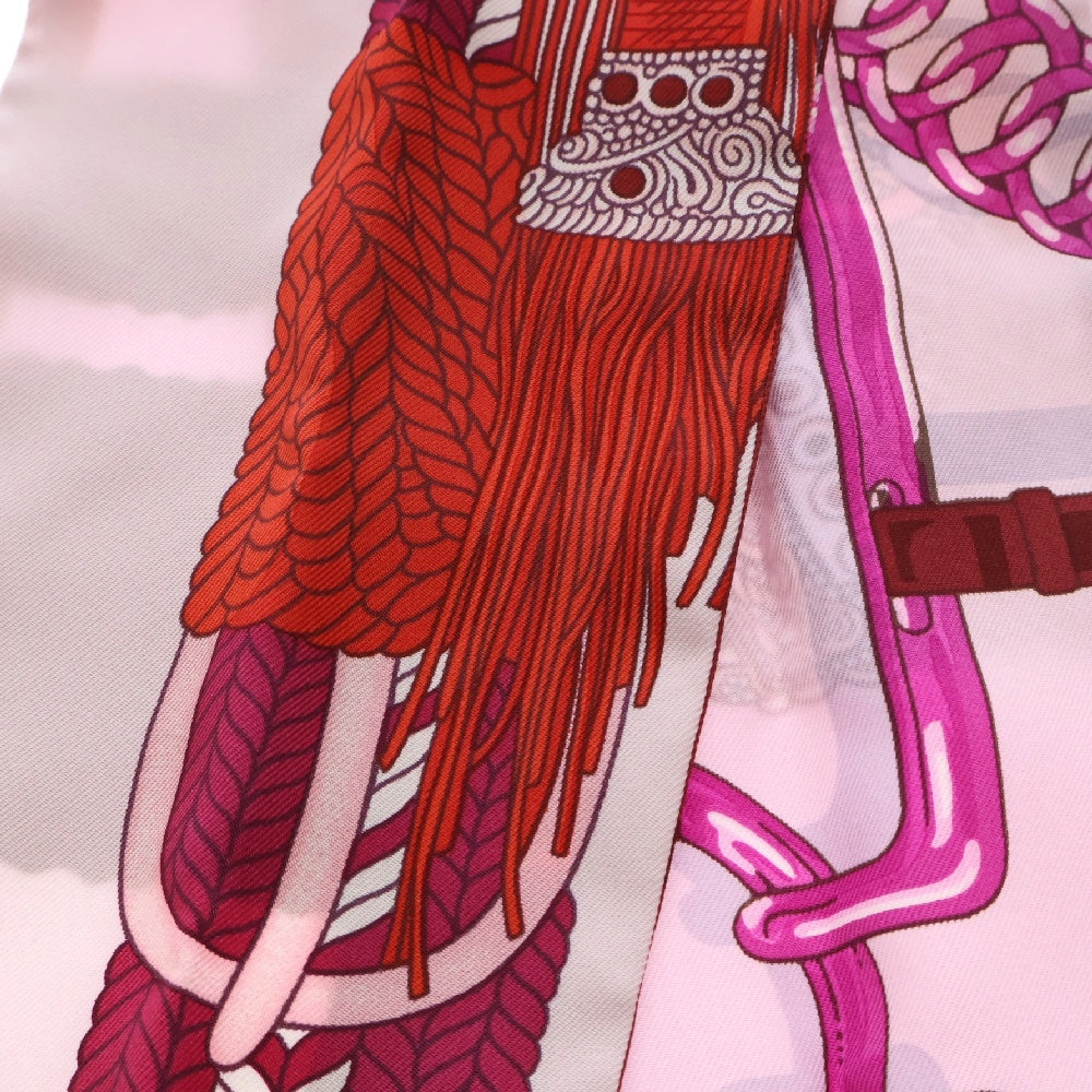 HERMES(エルメス) ツイリー 高官の鞍 Selle de pignitaire Plumetis ピンク×レッド シルク スカーフ