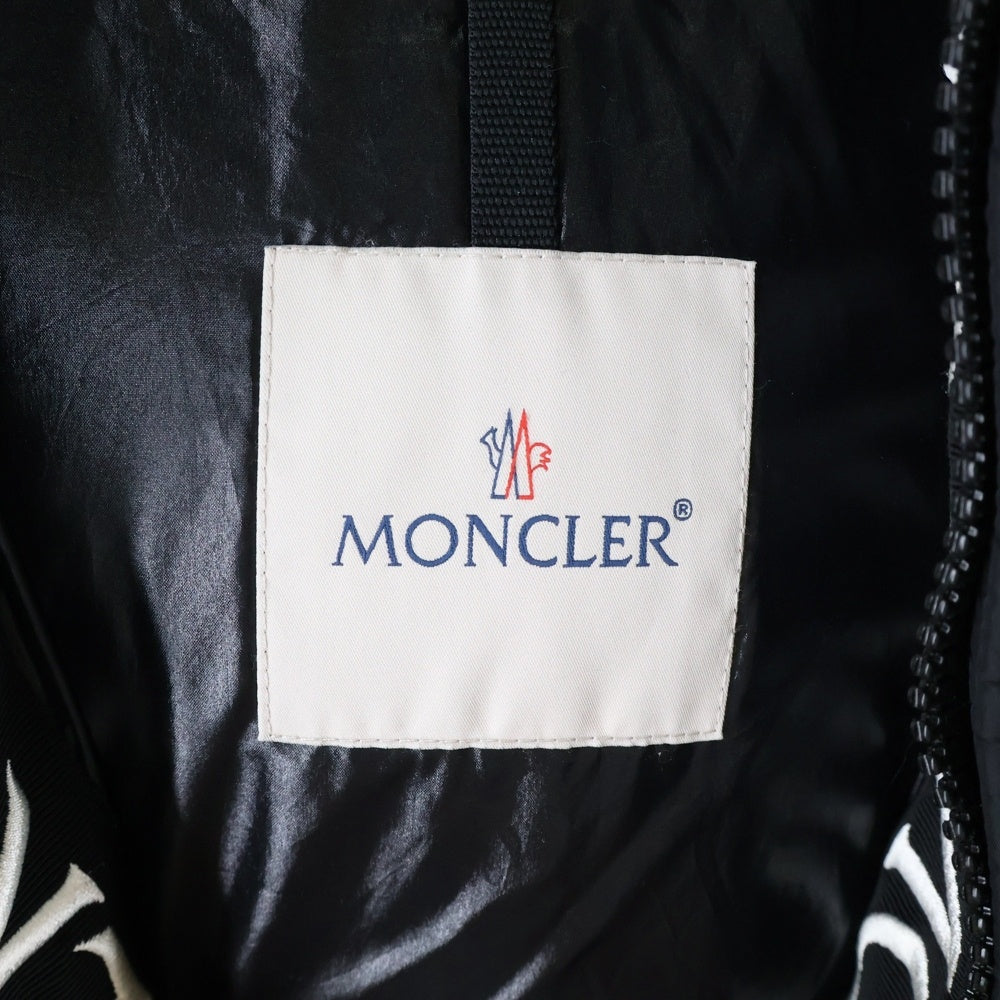 MONCLER(モンクレール) 19AW MONTCLA モンクラー ロゴ刺繍 ラバーワッペン フーデッド ジップアップ ダウンジャケット ブラック E20914194385 C0300