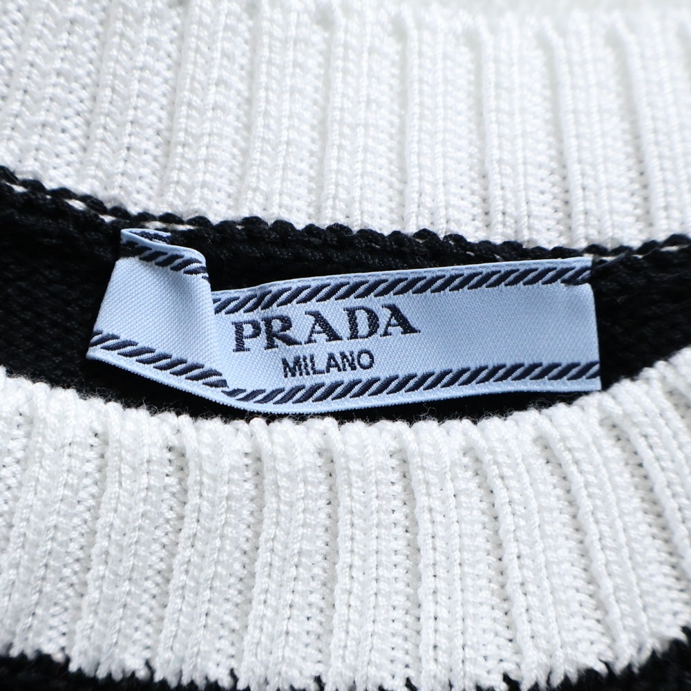 PRADA(プラダ) ロゴ クロップド半袖ニット セーター ブラック×ホワイト コットンレディース P24I1R