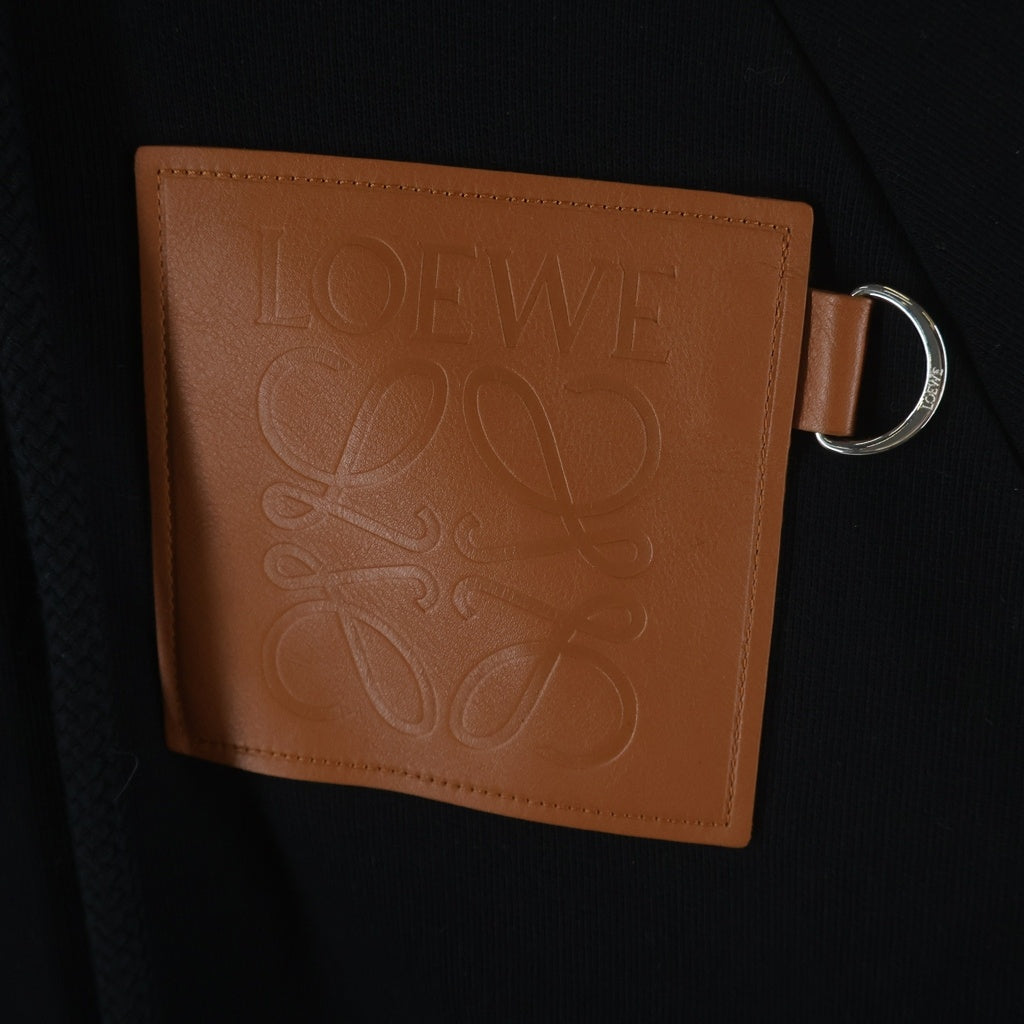 LOEWE(ロエベ) アナグラムロゴ レザーパッチ クロップド プルオーバー 