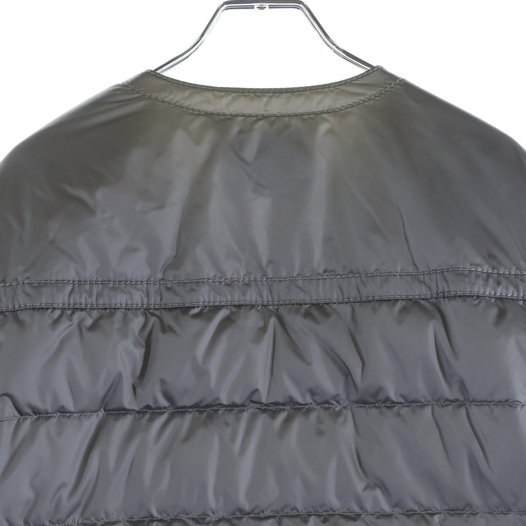 PRADA(プラダ) トライアングルロゴ ノーカラー インナーナイロンダウンジャケット グレー #44 29B831R1521DAB レディース
