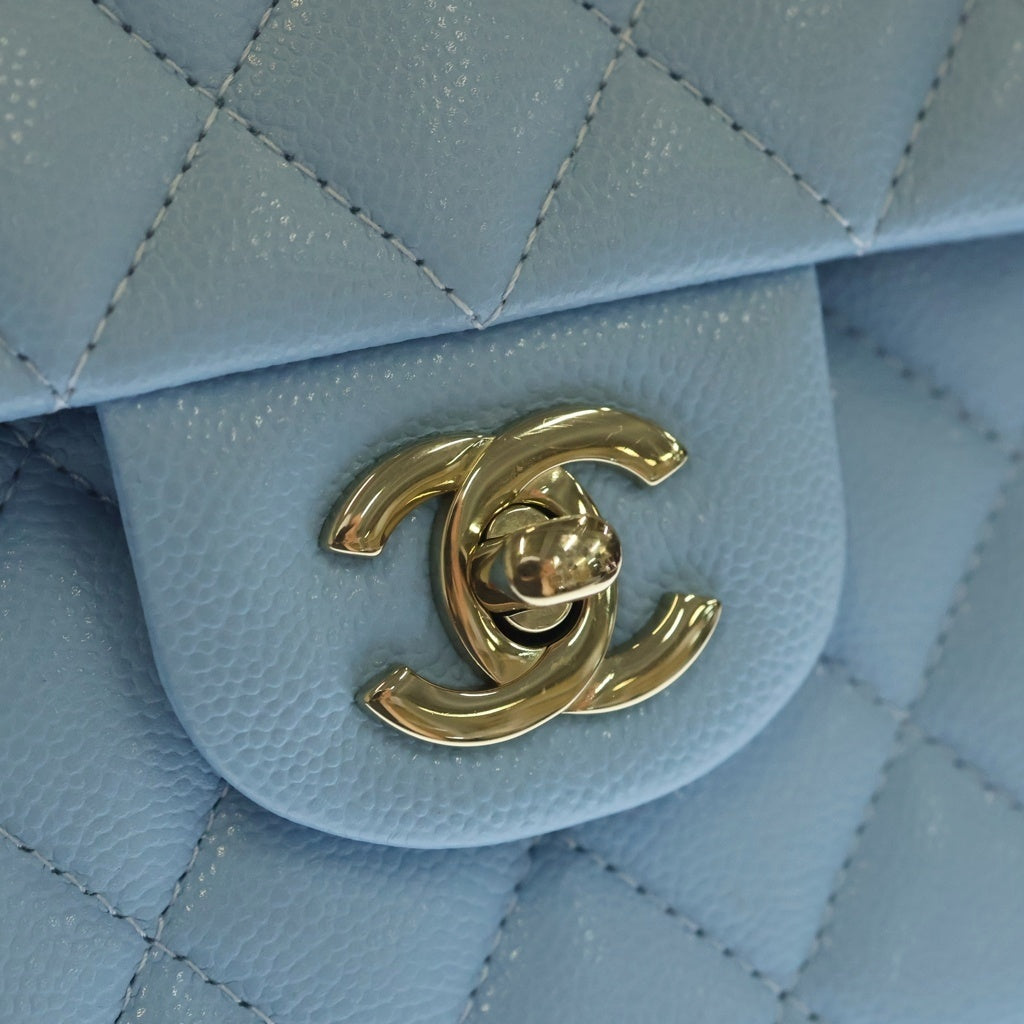CHANEL(シャネル) マトラッセ23 Wフラップ Wチェーンショルダーバッグ ライトブルー キャビアスキン A01113 ゴールド金具 レディース