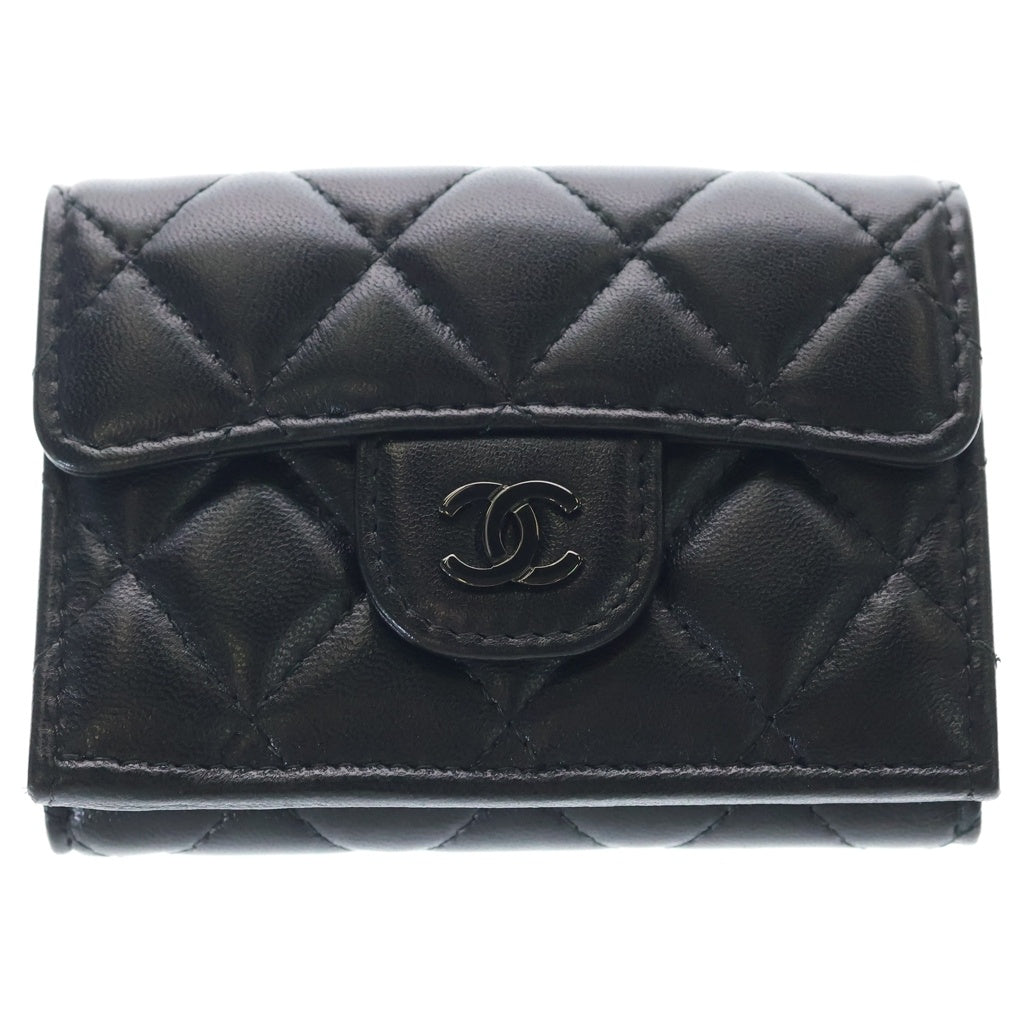 CHANEL(シャネル) マトラッセ 三つ折り財布 コンパクトウォレット コインケース ソーブラック ラムスキン AP0230 ブラック金具