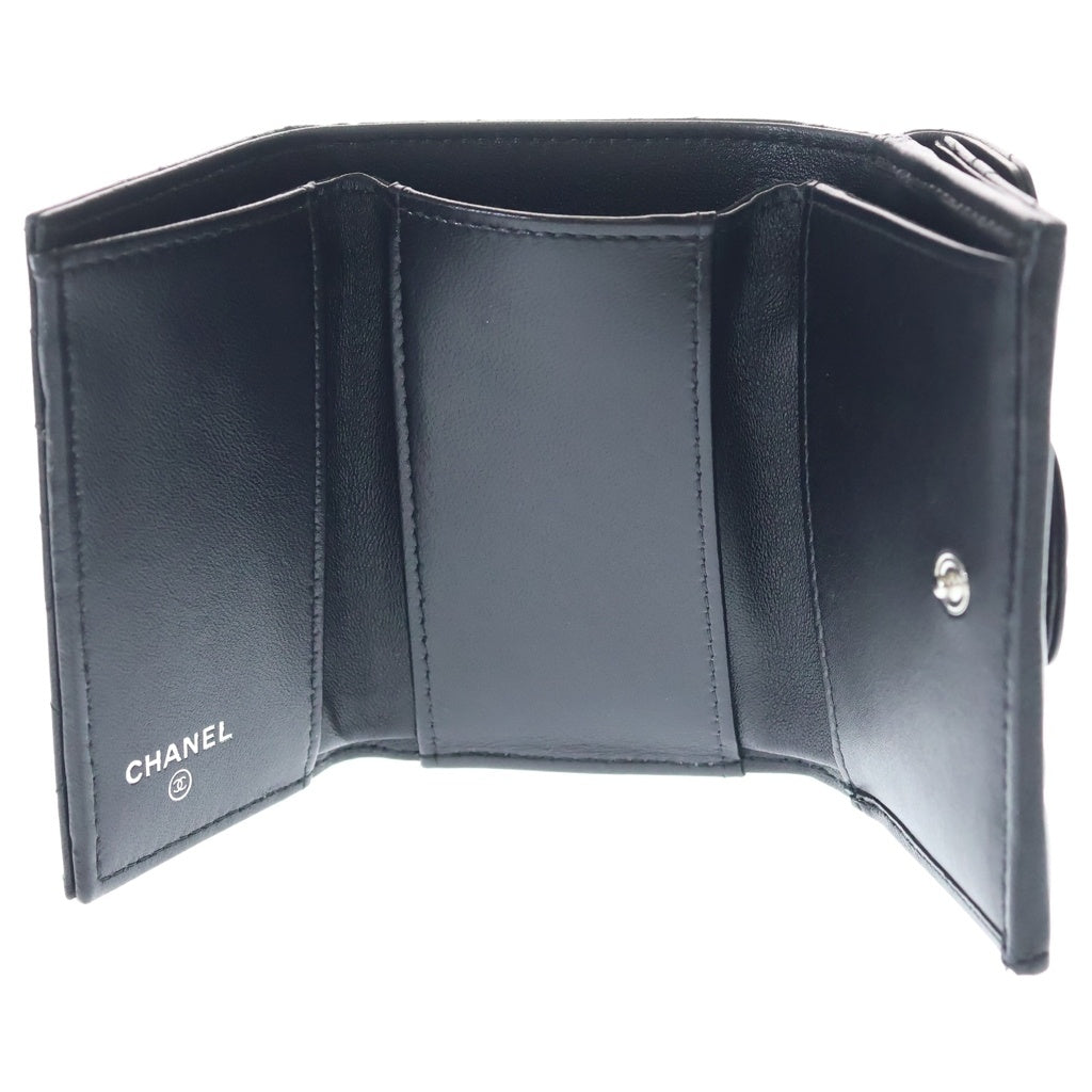 CHANEL(シャネル) マトラッセ 三つ折り財布 コンパクトウォレット コインケース ソーブラック ラムスキン AP0230 ブラック金具