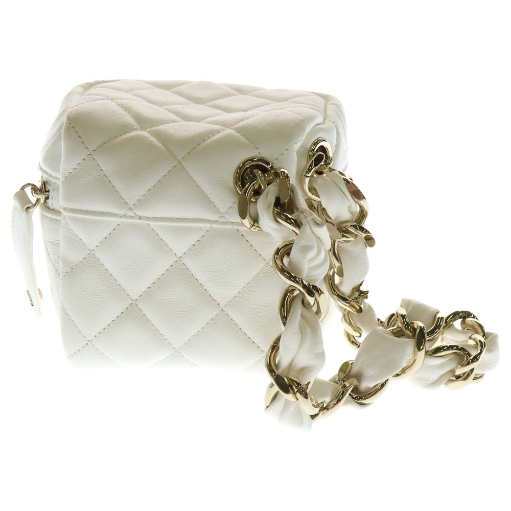 CHANEL(シャネル) マトラッセ ミニバニティ チェーン ハンドバッグ ホワイト ラムスキン ゴールド金具