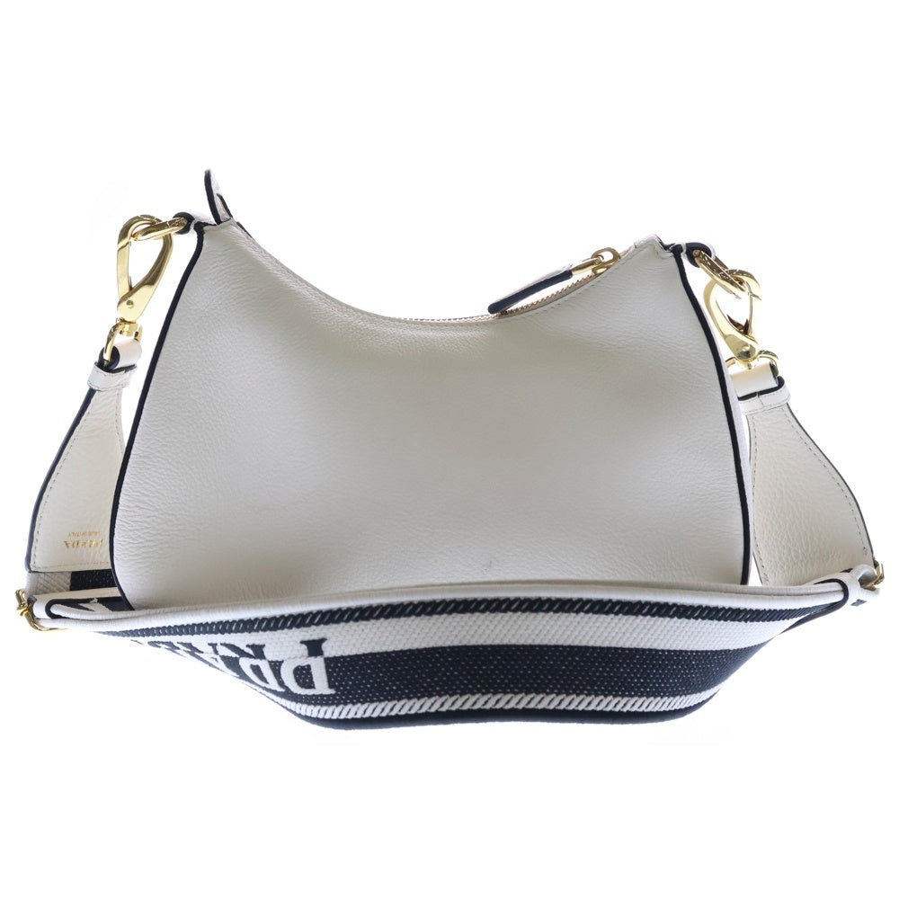 PRADA(プラダ) ロゴプレート ヴィッテロダイノソフト レザー ショルダーバッグ ゴールド金具 ホワイト 1BH193