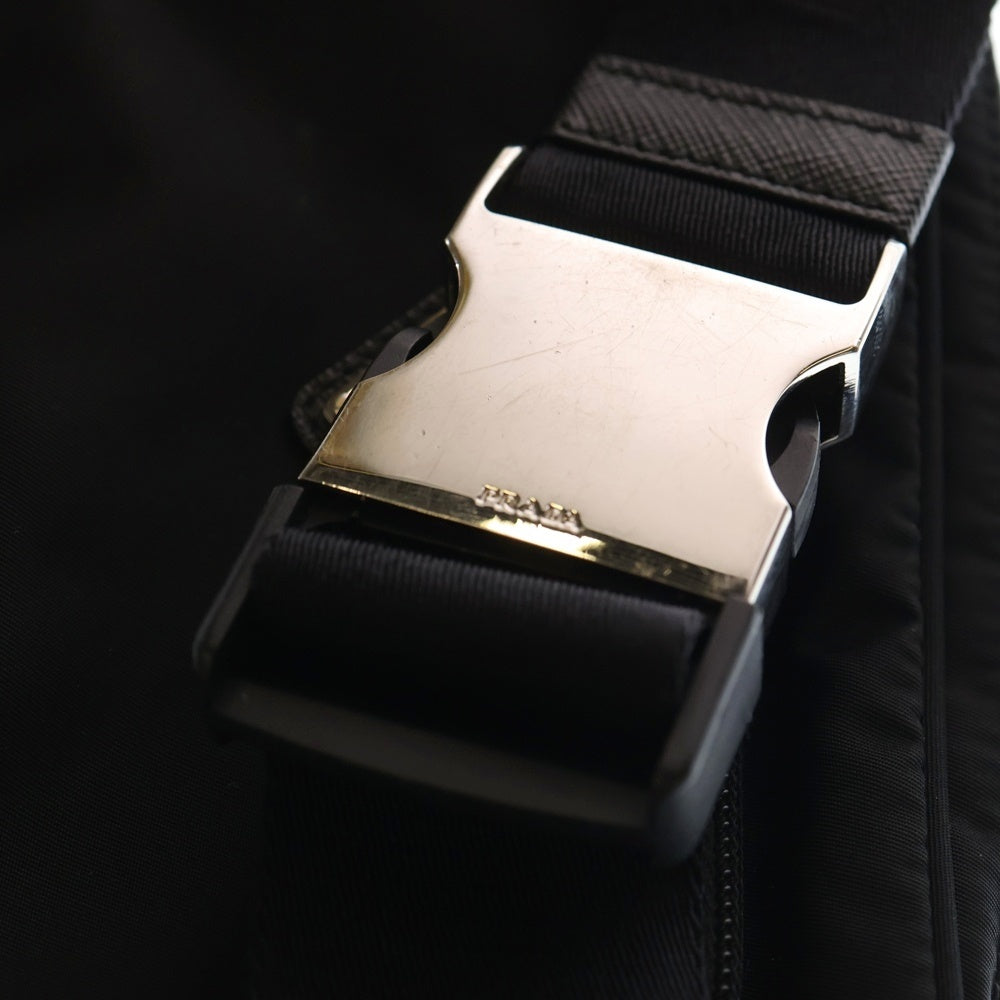 PRADA(プラダ) 三角プレート ボディバッグ ウエストバッグ ショルダー