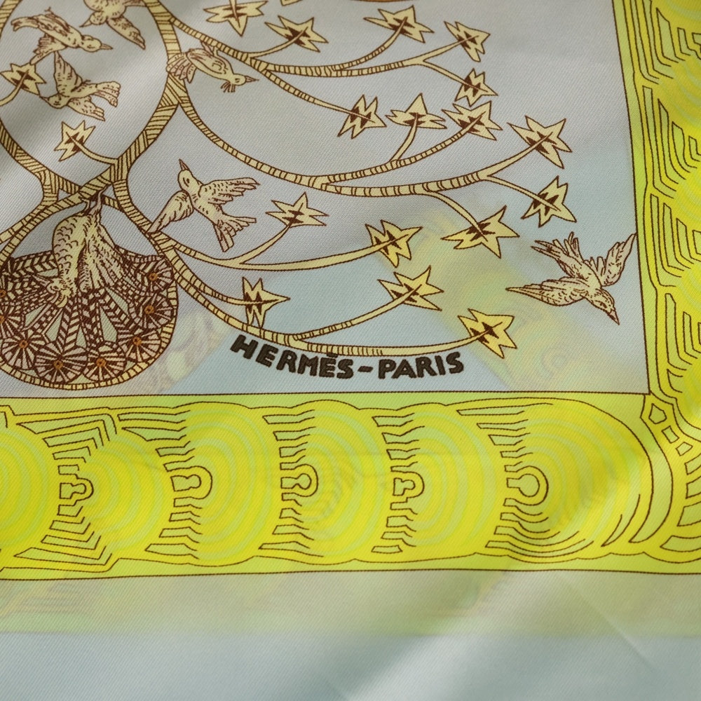 HERMES(エルメス) カレ90 木の伝説 シルクスカーフ ライトブルー