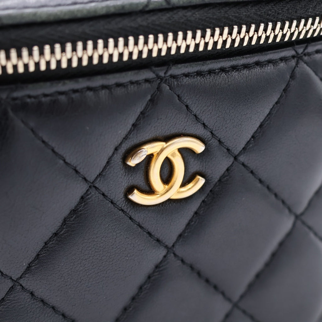 CHANEL(シャネル) ココマーク マトラッセ ラムスキン ゴールド金具 ミニバニティバッグ チェーンショルダーバッグ ブラック レディース