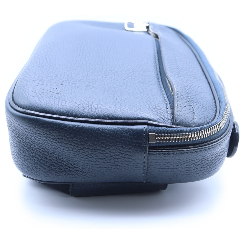 LOUIS VUITTON(ルイヴィトン) キュイール トリヨン・レザー バム・バッグ ショルダーバッグ ブルー ネイビー シルバー金具 レザー M94473