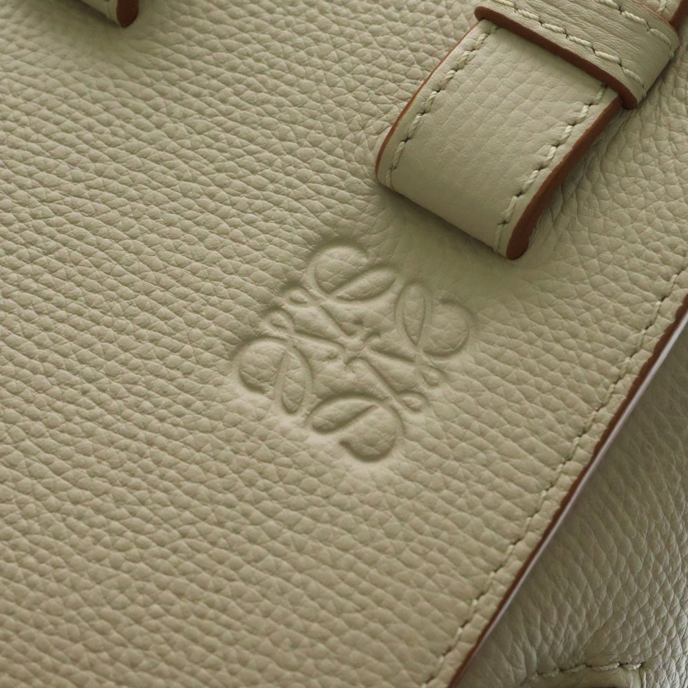 LOEWE(ロエベ) ハンモック スモール 2wayハンドバッグ ショルダーバッグ ペブルグレイン カーフレザー ソフトホワイト×ブラウン