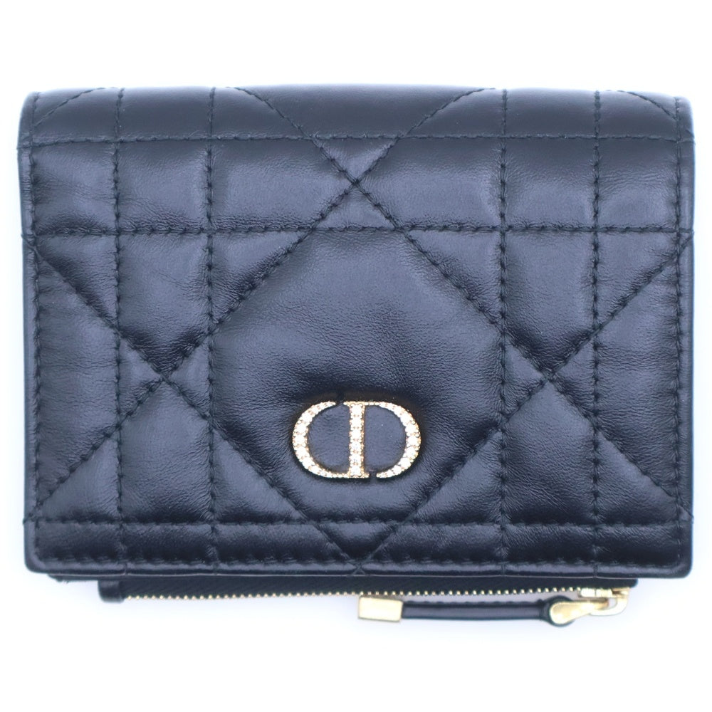 Christian Dior(クリスチャンディオール) カロ ダリア コンパクトウォレット 二つ折り財布 ブラック ラムスキン S5173UWHC_M900 ゴールド金具 レディース