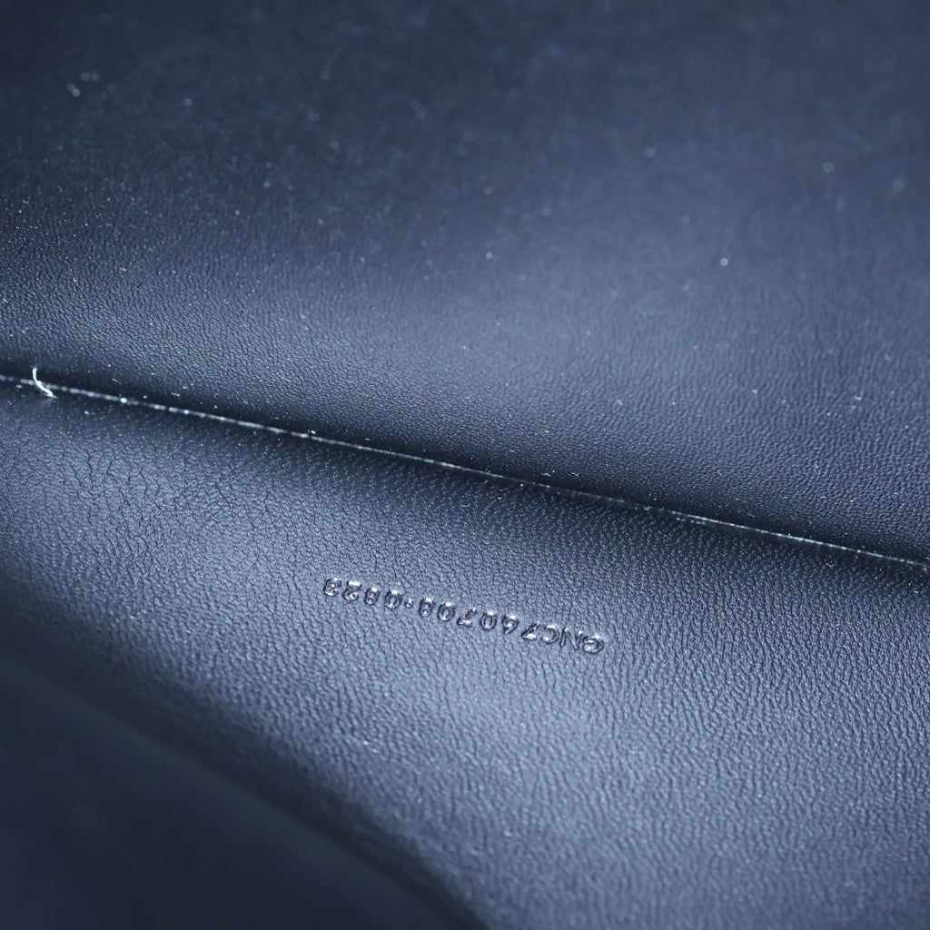 SAINT LAURENT PARIS(サンローランパリ) マトラッセ カレ クラッチバッグ セカンドバッグ ケース ポーチ ブラック レザー 758196 シルバー金具 レディース