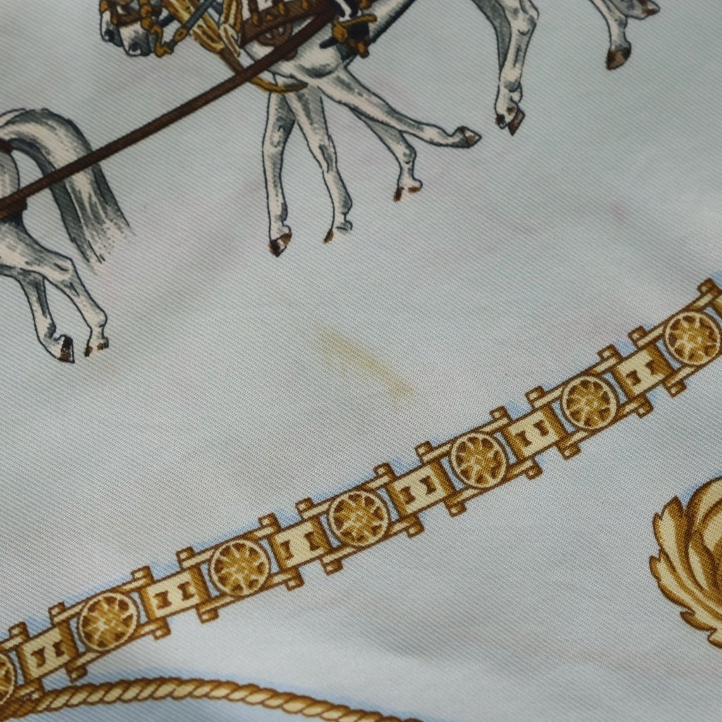 HERMES(エルメス) カレ90 スカーフ THE ROYAL MEWS 王室の馬小屋 シルク ライトブルー レディース