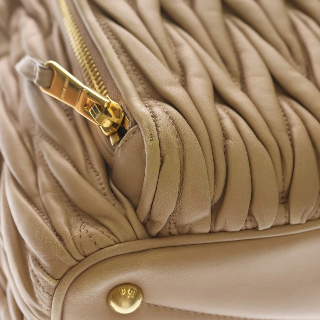 miumiu(ミュウミュウ) マテラッセ ミニ リュック リュックサック バックパック ベージュ レザー 5BZ022 ゴールド金具 レディース