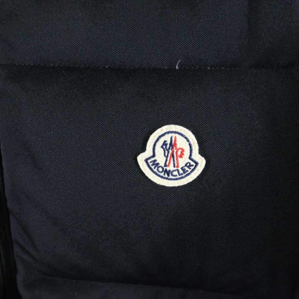 MONCLER(モンクレール) SANBESAN 胸ロゴワッペン刺繍 サイドライン フーデッドジップアップダウンジャケット ブラック H20911A00237-899RX