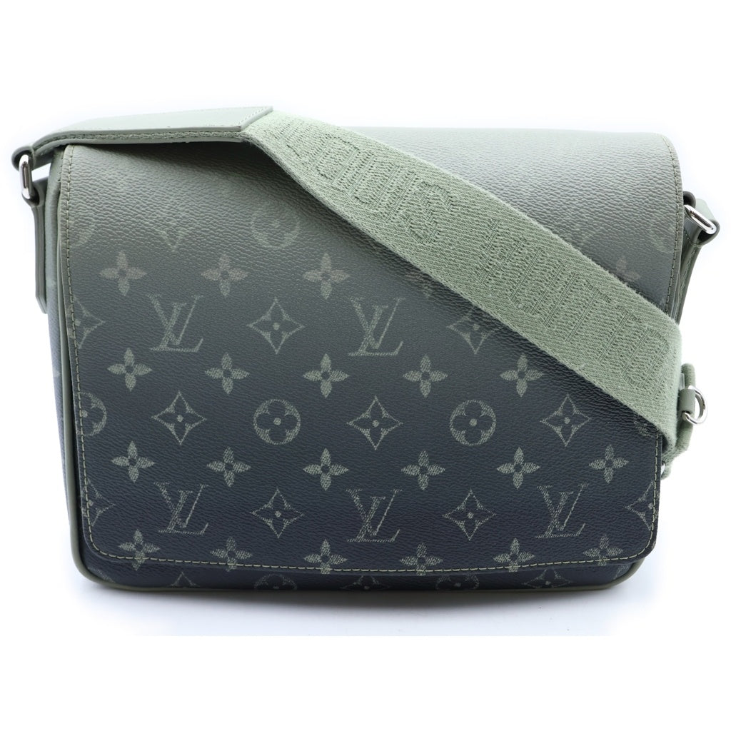 LOUIS VUITTON(ルイヴィトン) モノグラムグラディエント ディストリクトPM ショルダーバッグ グリーン PVC M11593 シルバー金具 レディース