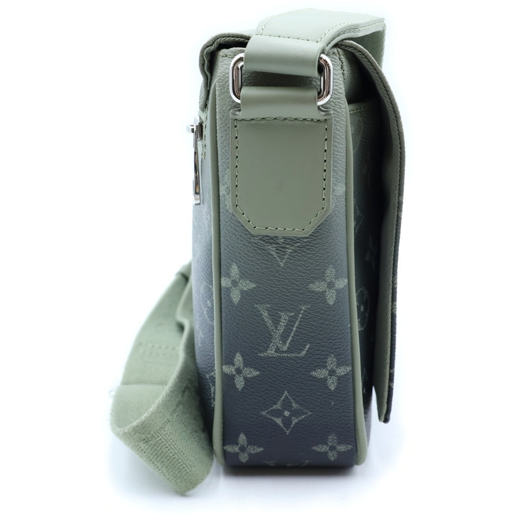 LOUIS VUITTON(ルイヴィトン) モノグラムグラディエント ディストリクトPM ショルダーバッグ グリーン PVC M11593 シルバー金具 レディース