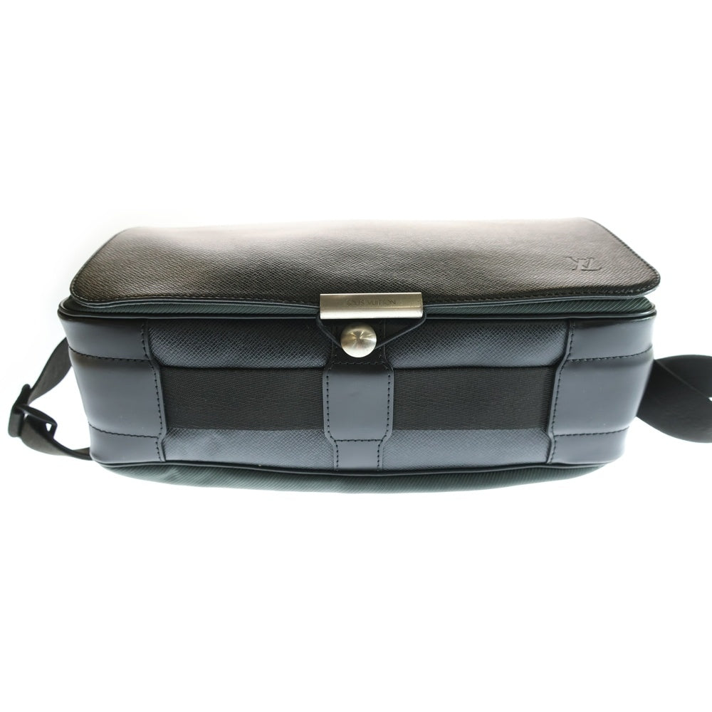 LOUIS VUITTON(ルイヴィトン) タイガ ヴィクトール ショルダーバッグ メッセンジャーバッグ ブラック×グリーン レザー シルバー金具 M30142