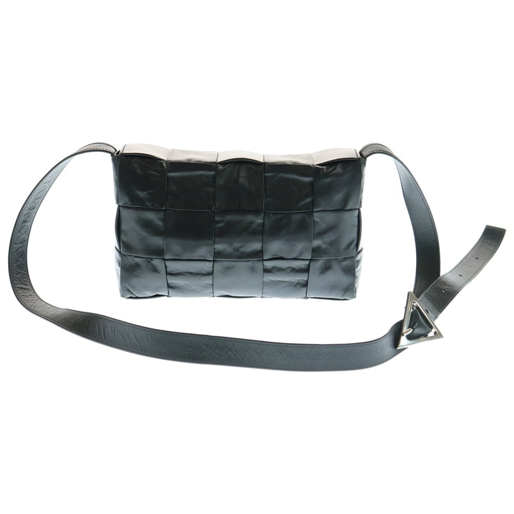 BOTTEGA VENETA(ボッテガヴェネタ) スモールカセット マキシイントレチャート ショルダーバッグ ミニバッグ レザー シルバー金具 ブラック 717587