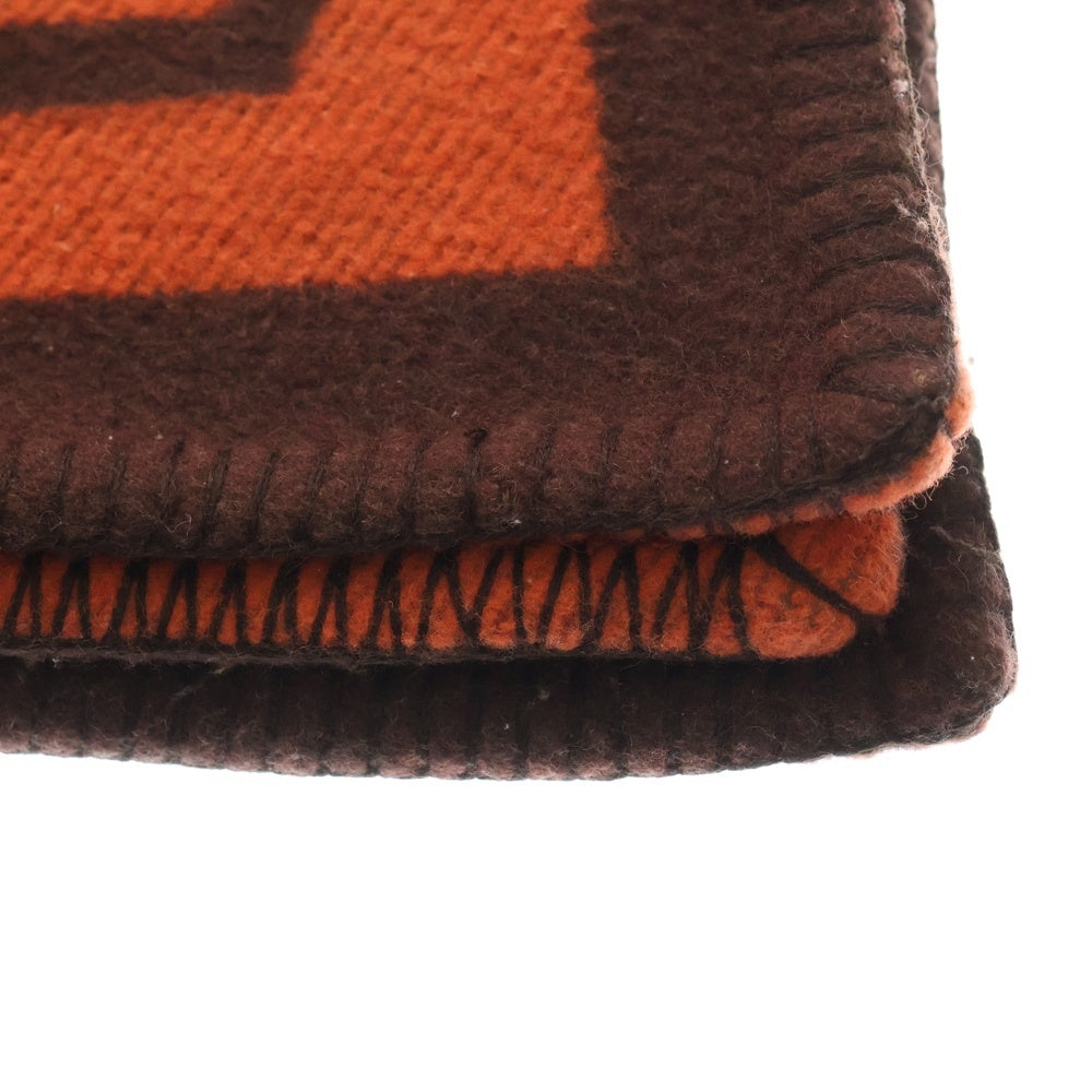 LOUIS VUITTON(ルイヴィトン) LVロゴ ベルト付カシミヤブランケット