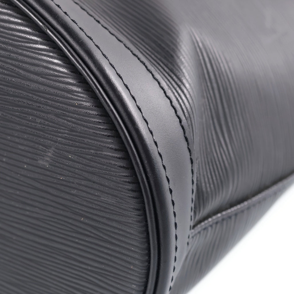 LOUIS VUITTON(ルイヴィトン) エピ プチ バケット ハンドバッグ ブラック レザー M58992 ゴールド金具 レディース