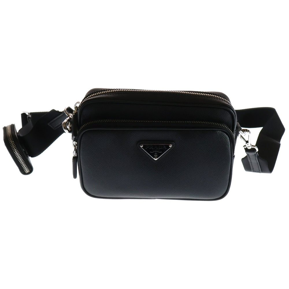 PRADA(プラダ) サフィアーノ レザー トライアングルロゴプレート ショルダーバッグ シルバー金具 ブラック 2VH170