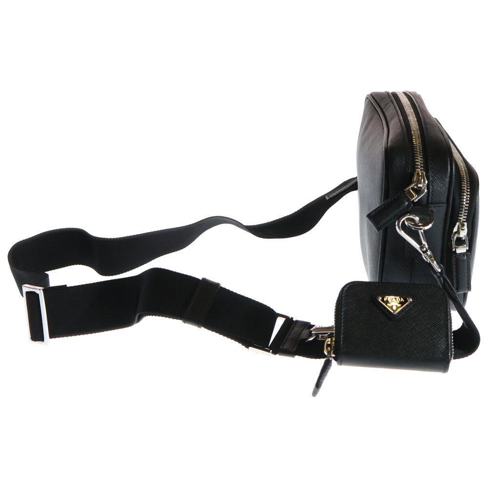 PRADA(プラダ) サフィアーノ レザー トライアングルロゴプレート ショルダーバッグ シルバー金具 ブラック 2VH170