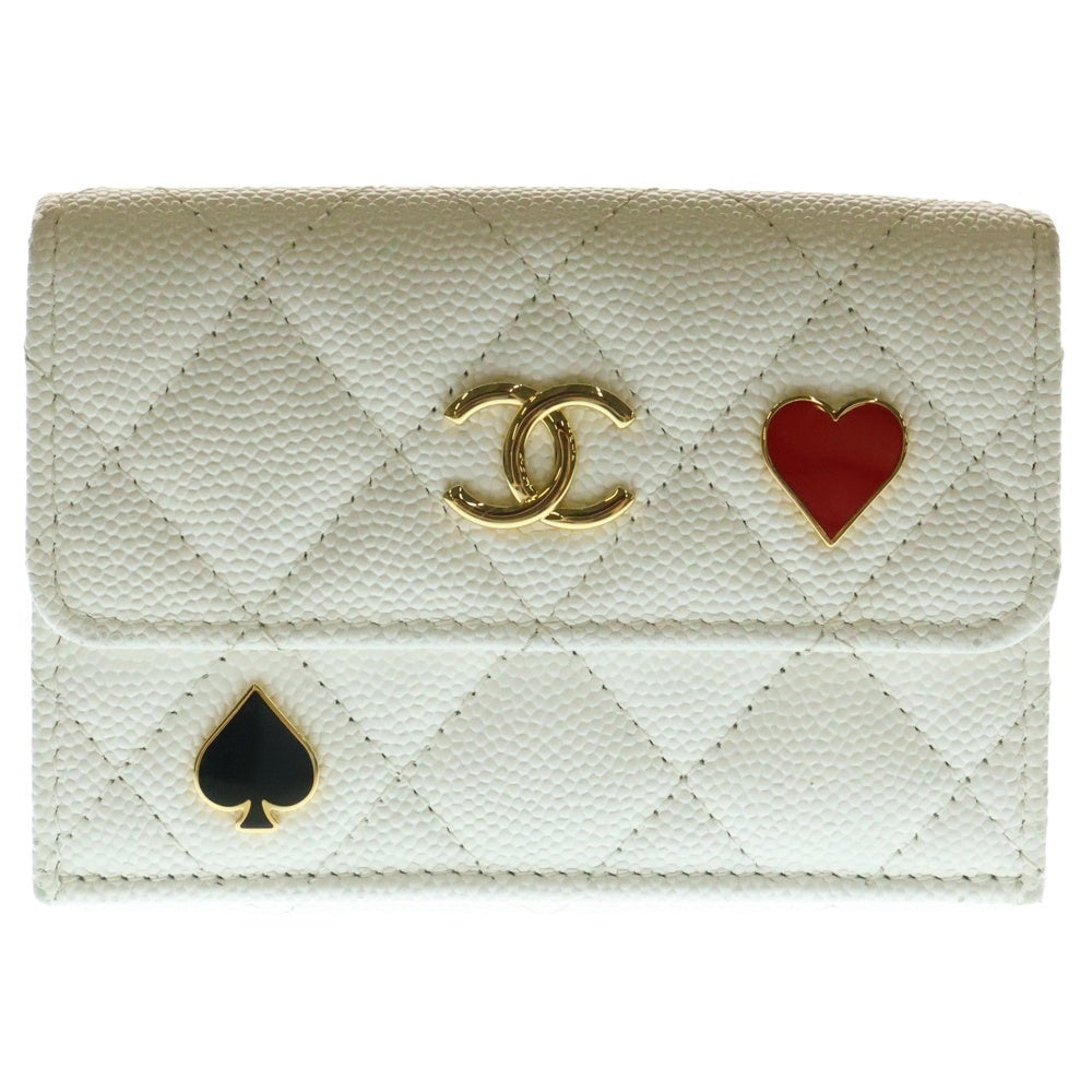 CHANEL(シャネル) マトラッセ スモール フラップウォレット 三つ折りコンクト財布 トランプ柄 ホワイト キャビアスキン ゴールド金具 AP3081