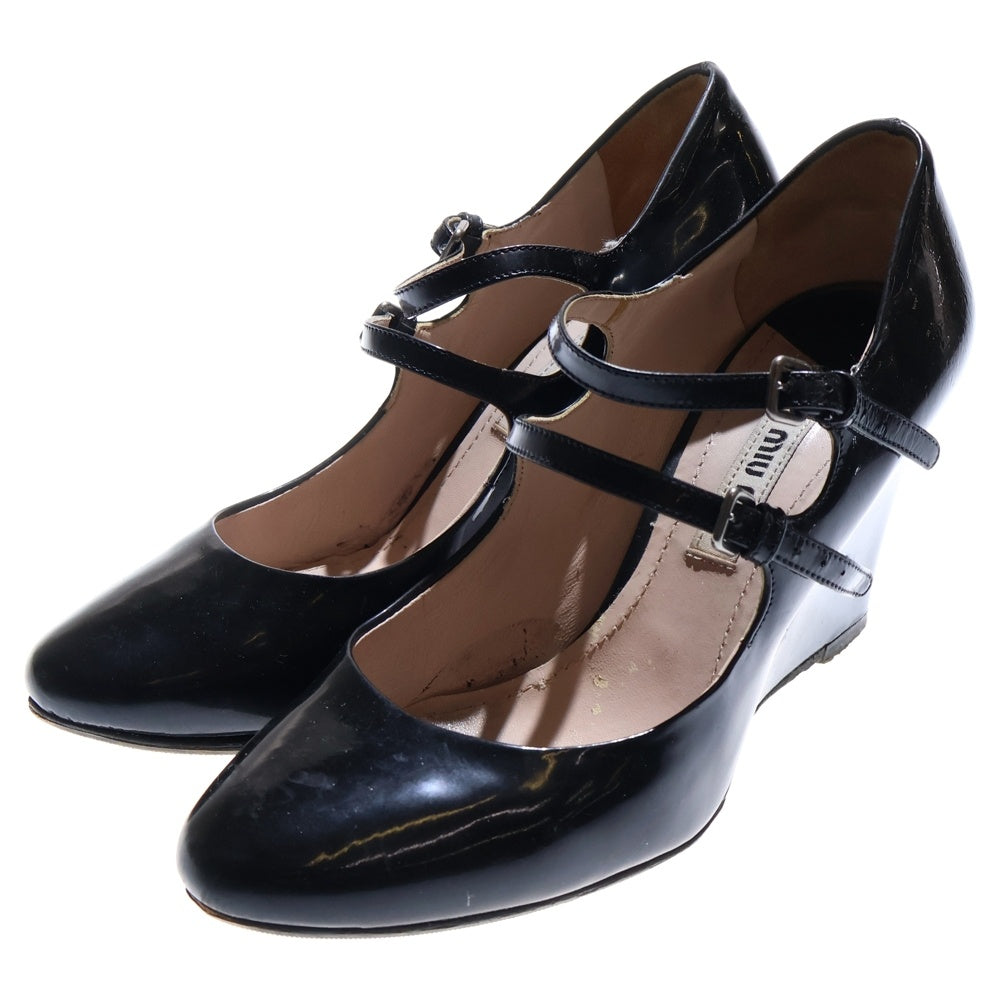 miumiu(ミュウミュウ) ベルト付パテントレザーヒールパンプス サンダル ブラック