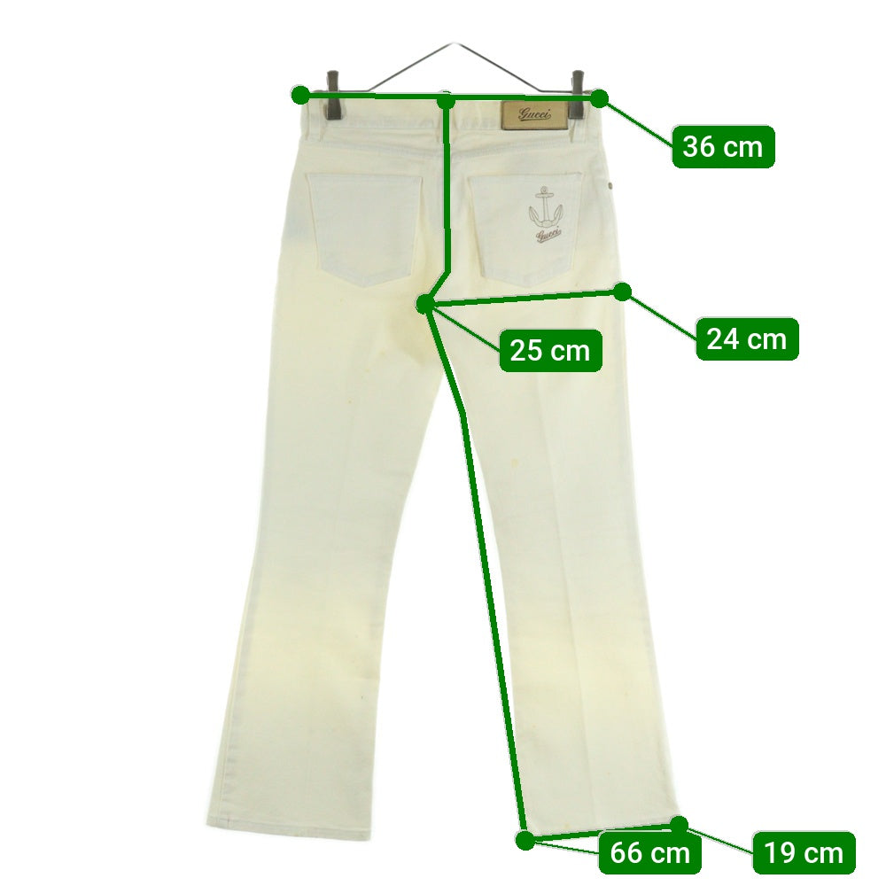 GUCCI(グッチ) アンカーチャーム ロゴ刺繍 レザーロゴパッチ ストレートデニムパンツ ジーンズ ホワイト 172316
