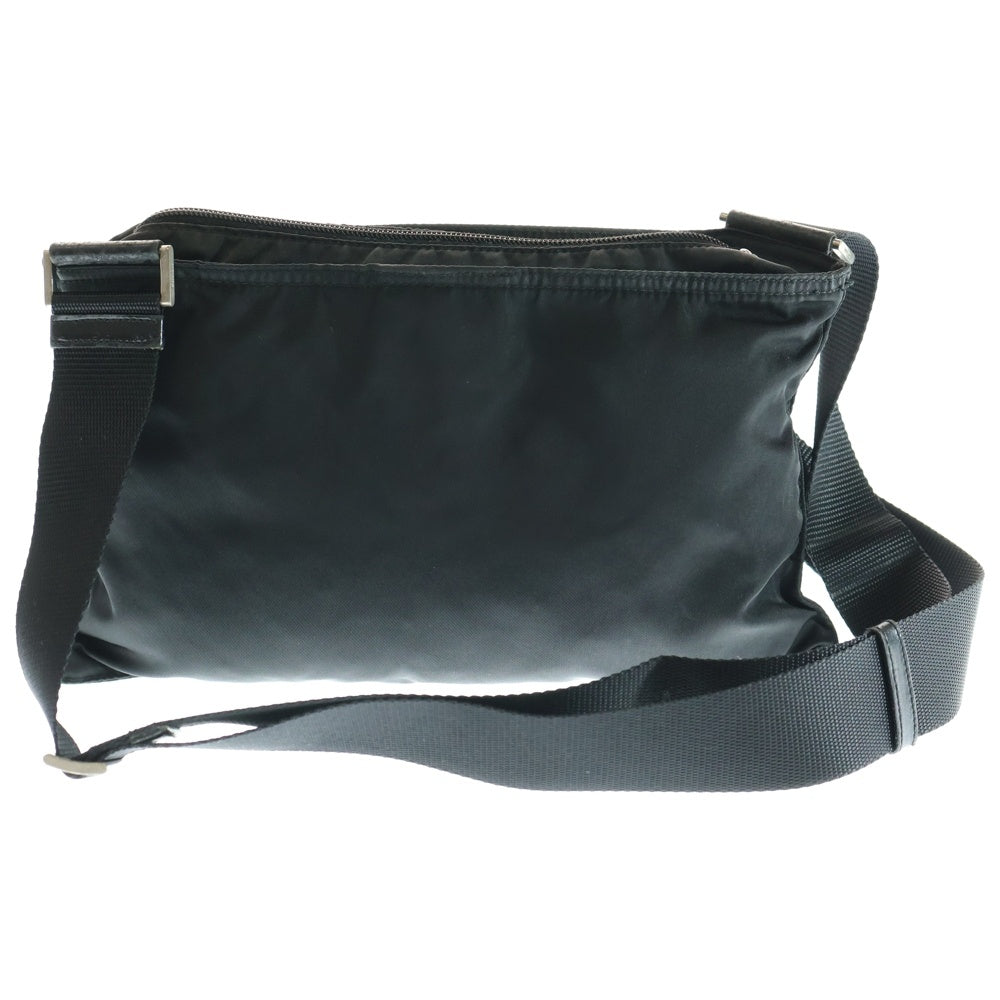 PRADA(プラダ) トライアングルロゴプレート ナイロン レザー ショルダーバッグ シルバー金具 ブラック