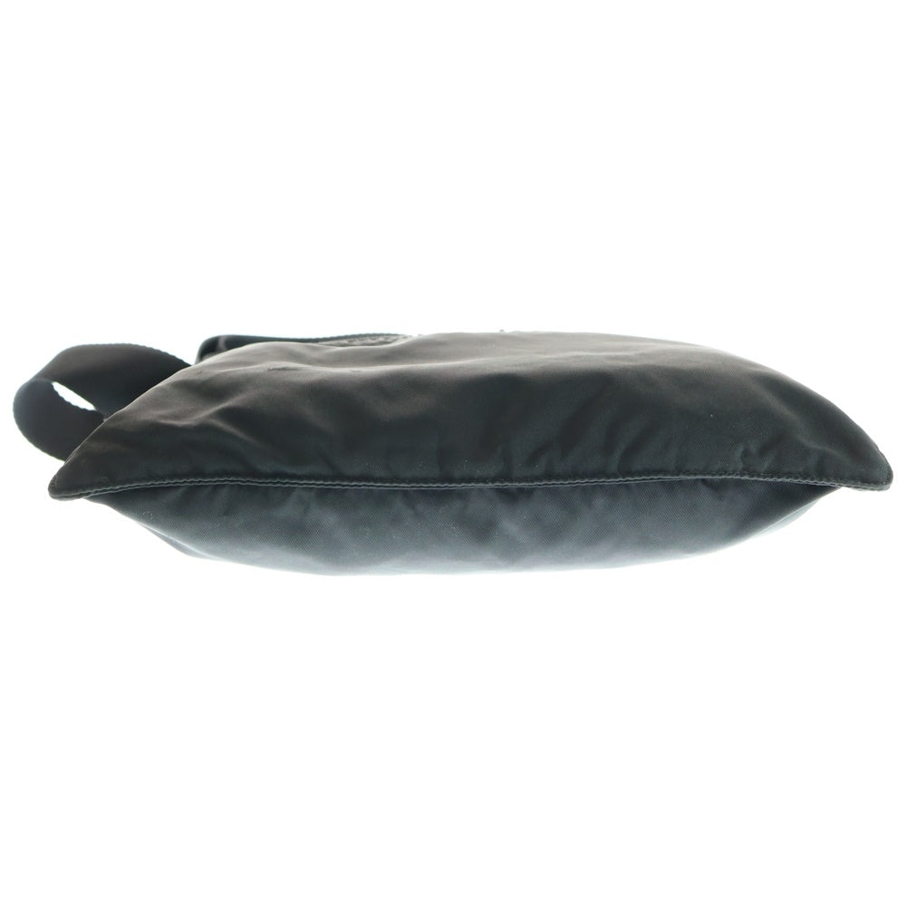 PRADA(プラダ) トライアングルロゴプレート ナイロン レザー ショルダーバッグ シルバー金具 ブラック