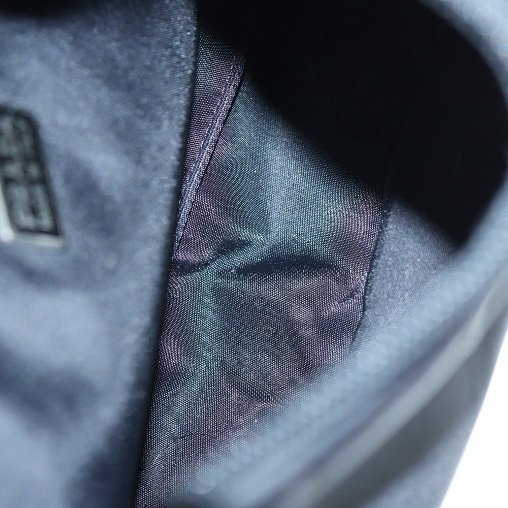 PRADA(プラダ) トライアングルロゴプレート ナイロン ハンドバッグ シルバー金具 ブラック